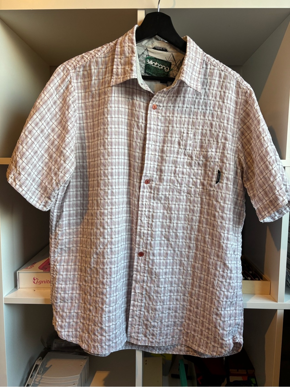 Y2k Billabong Men’s Short Sleeve Plaid Button-Up Shirt - Light red/White